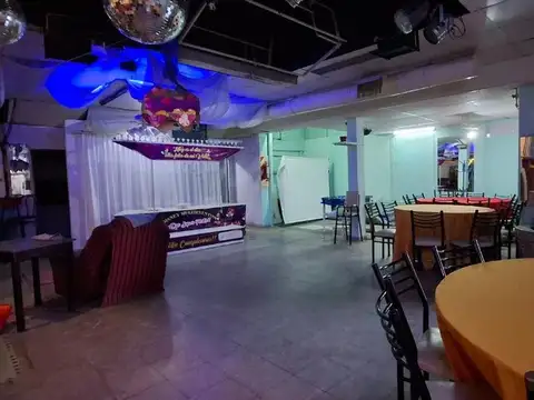 Casa 7 ambientes con 5 baños