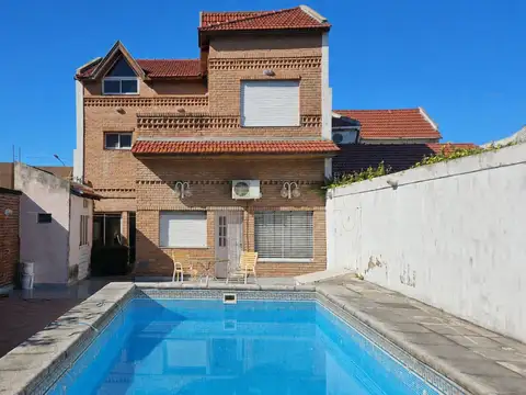 Casa 6 ambientes con pileta quincho y parrilla