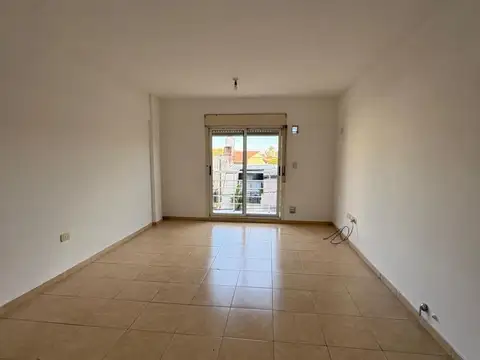 Departamento en Alquiler en Santos Lugares, $ 560.000