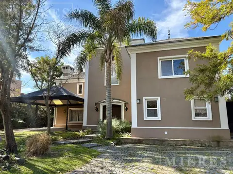 Casa 6 ambientes con 3 baños