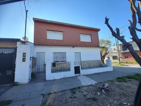 DEPTO EN PLANTA ALTA 3AMB.