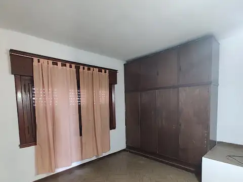 DEPTO EN PLANTA ALTA 3AMB.