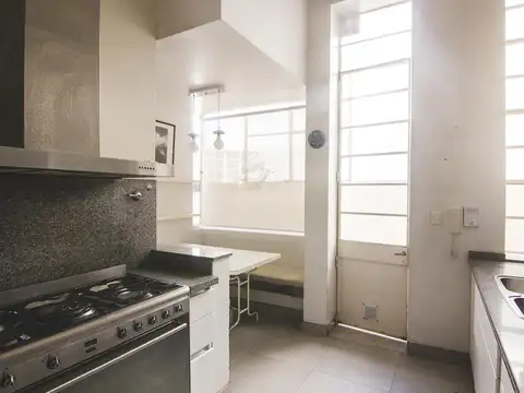 Departamento 6 ambientes con 3 baños