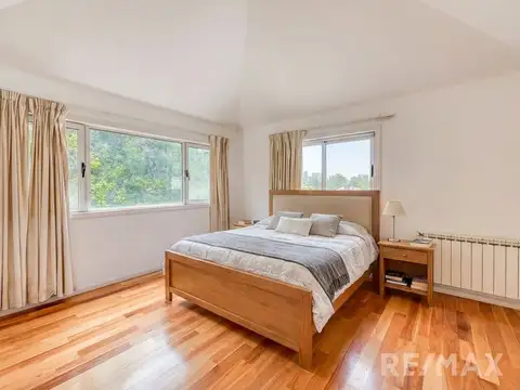Casa 5 ambientes con 2 baños