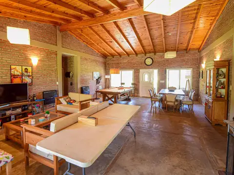Venta quinta 7 ambientes con pileta quincho en san miguel del monte