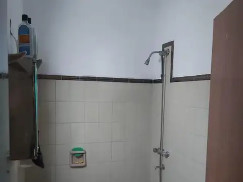 Casa Americana sobre lote propio