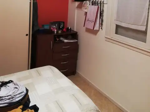   APTO CREDITO   3 AMBIENTES PLANTA BAJA - 2 PATIOS - EXCELENTE ESTADO -