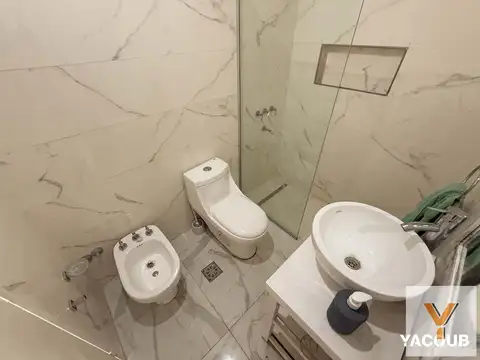 Casa 5 ambientes con 4 baños