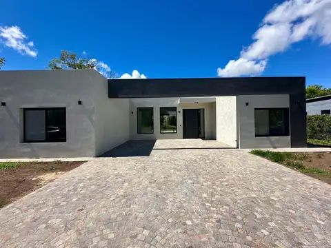 CASA EN VENTA - BARRIO SAN MATIAS - AREA 4 - ESCOBAR