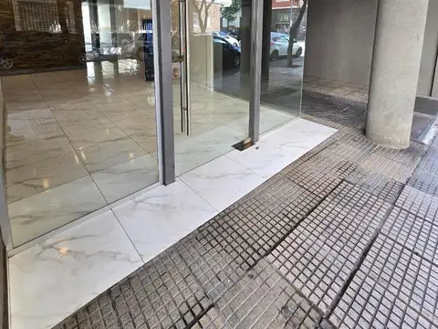 Mono -ambiente APTO, balcón terraza; zona UADE