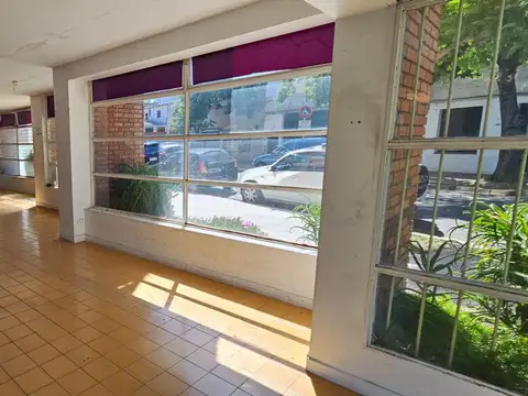 Local en Venta Via Pública