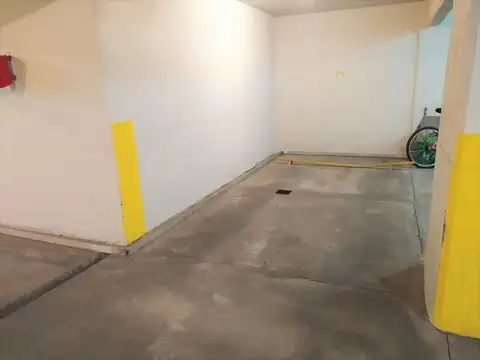 VENTA COCHERA EN MICROCENTRO