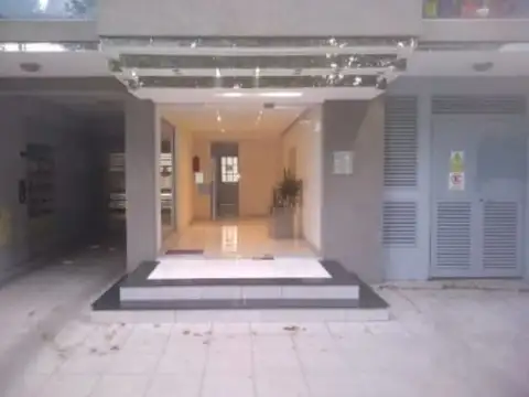 VENTA DE COCHERA EN CASEROS