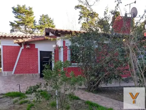 Casa en venta - 3 Dormitorios 1 Baño - 626Mts2 - Sourigues