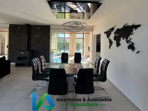 Casa en Venta con 4 cocheras
