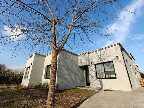 Casa en venta dos plantas Pilar del Este Santa Elena