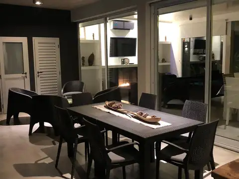 Casa 5 ambientes con 4 baños