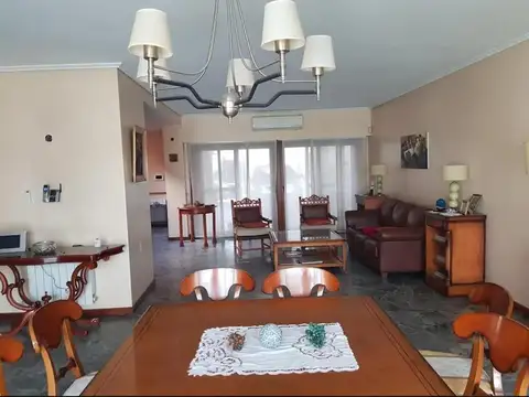 Casa en Alquiler en Olivos, USD 2.950