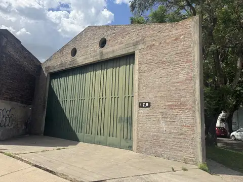 Galpon en Alquiler en Alberdi, $ 750.000