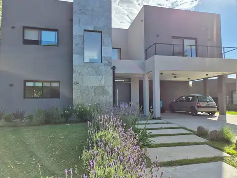 Casa en Venta de 5 dormitorios