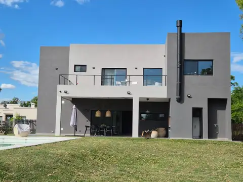 Casa en San Sebastian AREA 2 - 6 AMBIENTES