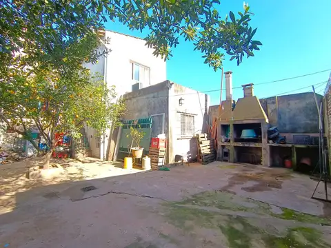 Casa 5 ambientes con 2 baños