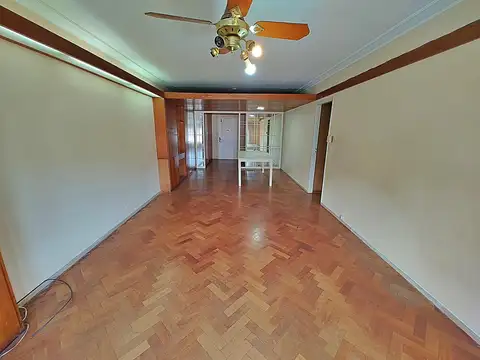 Paraguay 1024 , Piso 04