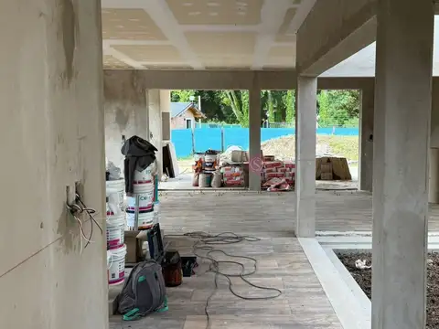 Casa 5 ambientes con 2 baños