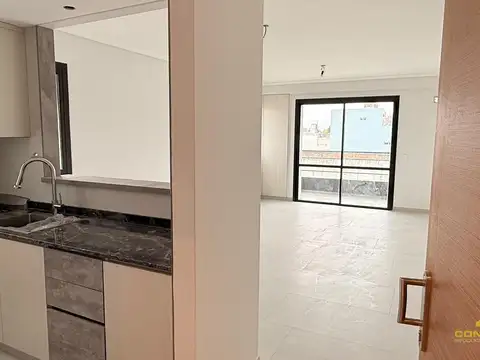 Venta Departamento 3 ambientes frente a Plaza - Lugano