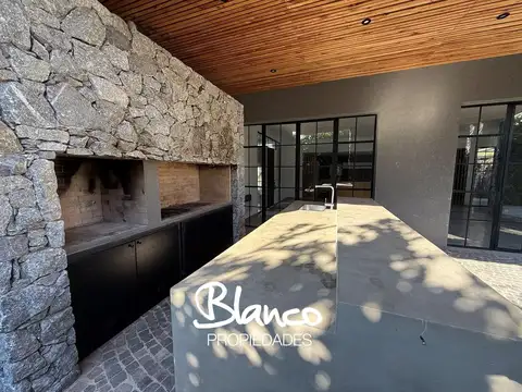 Casa en Alquiler en San Matias, USD 1.600