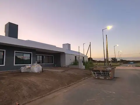 VENTA CASA ESTRENAR RINCONES DE MANATIALES 3 DORMI