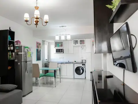 Carlos Calvo al 1500, entre Virrey Ceballos y Luis Saenz Peña