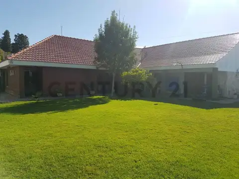 Casa en Venta con 2 cocheras