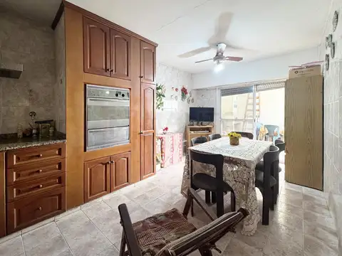 CASA 5 AMBIENTES CON 2 PATIOS Y TERRAZA