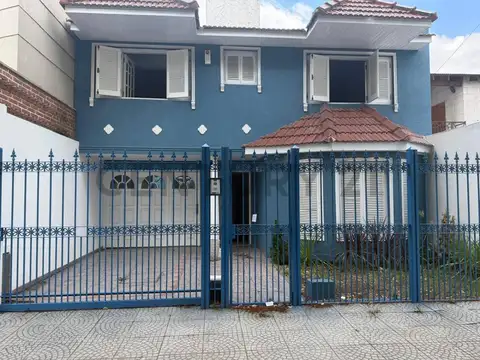Casa de 3 dormitorios en venta La Plata