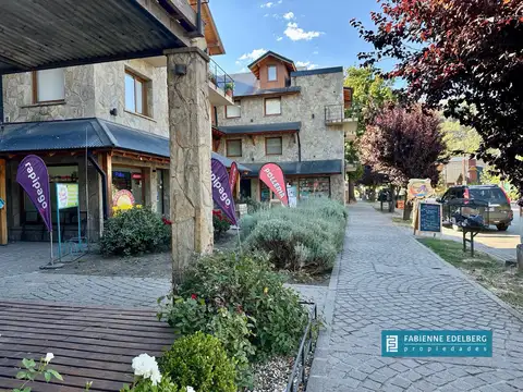 Curruhuinca al 700  - Venta Locales Comerciales