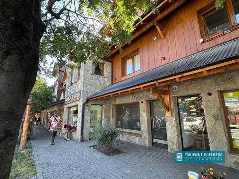 Curruhuinca al 700  - Venta Locales Comerciales