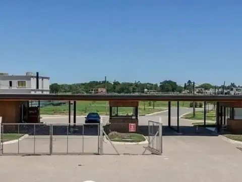 Village Plaza lote en venta 622.72 mts²