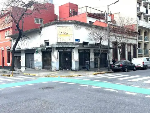 VENTA LOCAL  EN ESQUINA 180 M2 , BRASIL Y V.CEBALLOS