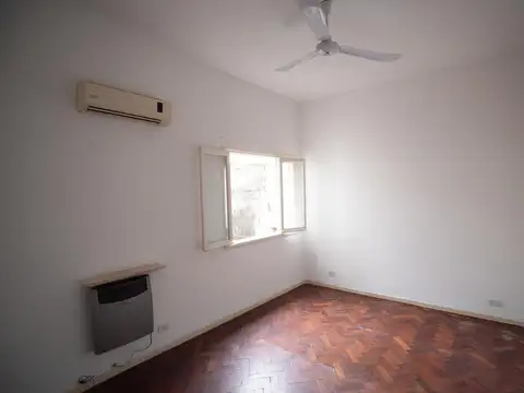 Depto Tipo Casa en Venta 64 años
