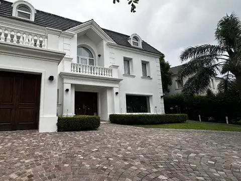 CASA 6 AMBIENTES EN VENTA, BARRIO LOS CASTORES NORDELTA