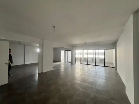 Oficina Adolfo Alsina 1700