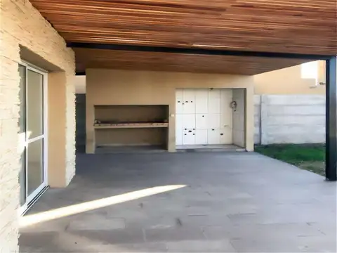Casa en Venta al Oeste