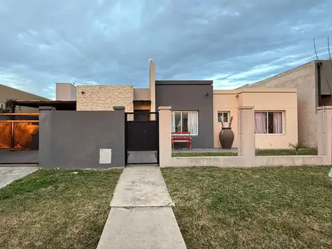 VENTA- Casa 2 dormitorios - Barrio Don Mateo, Rosario