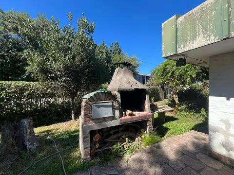 Casa en Alquiler con 1 cochera