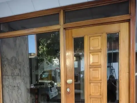 Departamento de 2 ambientes al frente con balcón