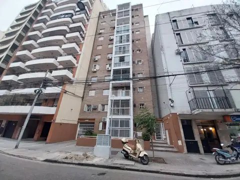 San Juan al 700, Dto 2 dormitorios, 56 m2, balcón.