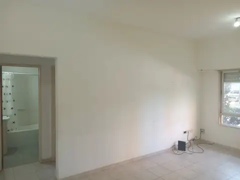 Departamento en Alquiler en Sarandi, $ 520.000