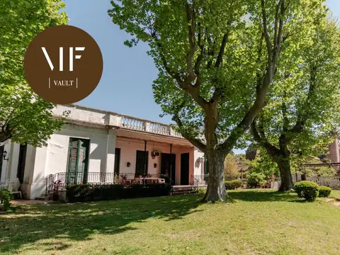 Magnífica casa de 130 años sobre lote de 1870m2 en venta en el casco histórica de San Isidro.