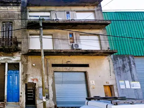 DEPOSITO CON 2 DEPARTAMENTOS MAS LOTE